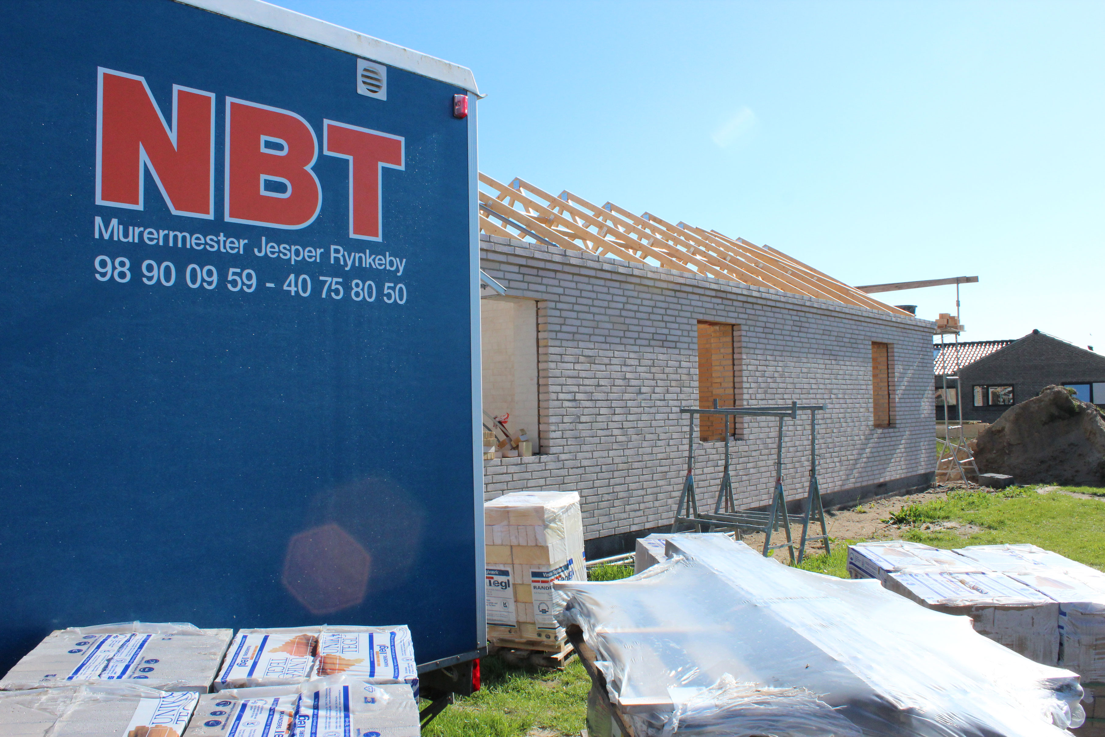 NBT er en entreprenør, som har stor erfaring i anlægs- og byggearbejde.